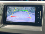 【バックカメラ】駐車時に後方がリアルタイム映像で確認できます。大型商業施設や立体駐車場での駐車時や、夜間のバック時に大活躍!運転スキルに関わらず、今や必須となった装備のひとつです!