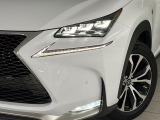 【三眼LEDヘッドライト】スタイリッシュな見た目の三眼LEDヘッドライトを装備♪スタイルだけでなく、夜間の走行も視界良好で安心してお乗りいただけます。