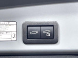【パワーバックドア】スマートキーや運転席のボタンを押すだけでリアゲートが自動で開閉します!荷物を持っている時や、高い位置にあるバックドアを閉める際に便利な機能です♪