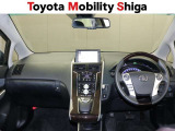 良好な視界と最適なドライビングポジションがとれるように設計された運転席まわりです。