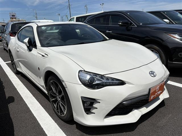 86 2.0 GT 6速MT ワンオーナー 禁煙車 純正ナビ