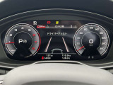低走行車両入庫!レイアウトはステアリングスイッチで切り替えでき運転に集中しながら必要な情報を瞬時に得ることが可能です。