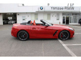 BMW認定中古車は、ドイツ本社と同様の教育・訓練を受けたBMW専門のメカニックが100項目以上のポイントを徹底的にチェックし、厳選した車輌のみを販売しております。