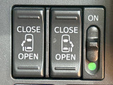 【両側パワースライドドア】スマートキーや運転席のスイッチで後席両側スライドドアの開閉が可能♪電動だから力を入れてドアを開ける必要が無く、小さなお子様でも簡単に開け閉めでき快適です♪