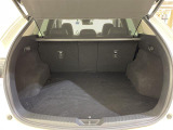 【トランク】積み込みやすくて、たっぷり積める荷室です。シートアレンジできるものは、乗車人数と荷物の量や大きさによってシートを動かすことができるので、より快適なドライブが可能です!