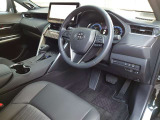 高いホールド性で運転姿勢が安定します。長距離ドライブでも疲れにくいのが魅力です。快適なドライビングライフをお送りください♪