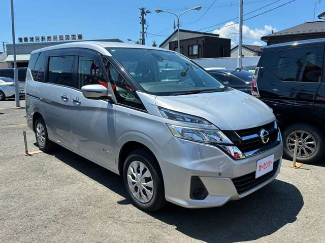 日産 セレナ 2.0 X 4WD の中古車詳細 (40,000km, ブリリアント