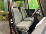 運転席シート廻りは使用感も少なく、良好な状態となっています。丁寧に使われていたことがよくわかりますね。