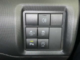 【横滑り防止機能】 車両走行安定補助システム搭載  車が横滑りしそうになった際に、横滑りを防ぐ安全装備が付いています。