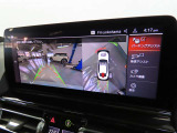リアビューカメラ。ガイドラインとパークディスタンスコントロールで安全に車庫入れ可能。