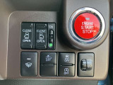 エンジンスタートはボタンを押すだけ!運転席にて両側電動スライドドアの開閉操作が出来ます!便利な機能です!