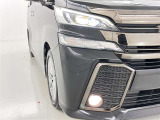 フォグランプ装着車です。暗い夜道の車両前方を明るく照らします