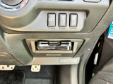 ビルトインETCを装備し、スマートな取り付けで車内もすっきりしています。高速道路の料金所もスムーズに通過できます。