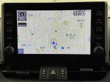 ディスプレイオーディオを装備。スマホとクルマをつなぐことで、これまでのナビに加えて、いろんなサービスが楽しめます。