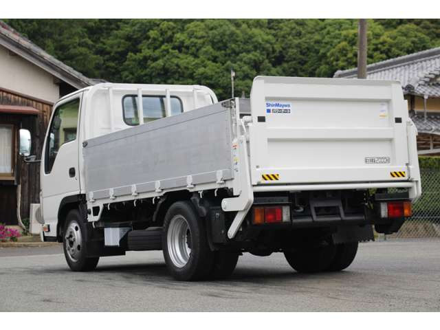 いすゞ エルフ 平ボディ-2tパワーゲート(PG)アルミB の中古車詳細