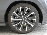 R7年式夏タイヤ225/45R18ダンロップ製です。