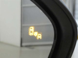【ブラインドスポットモニター】車両左右後方からの接近車両を検知してドアミラー部のランプでお知らせします。