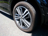 【アルミホイール】アルミホイール 5セグメントスポークデザイン コントラストグレー ポリッシュト 8Jx20+255/45 R20タイヤ
