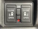 【両側パワースライドドア】スマートキーや運転席のスイッチで後席両側スライドドアの開閉が可能♪電動だから力を入れてドアを開ける必要が無く、小さなお子様でも簡単に開け閉めでき快適です♪