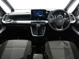 見通しのよいすっきりとした視界で、誰でも運転しやすいです。運転のしやすさは疲れにくさにも繋がりますよ♪