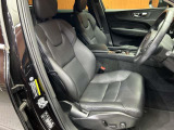 XC60 D4 AWD モメンタム ディーゼル 4WD 本革シート