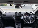 車内も広々としており、落ち着いた配色のインテリアで上質な空間となっております☆