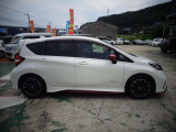 右側面です。小傷程度で綺麗な状態を保っています。