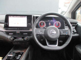 ノートオーラの運転席廻りになります。