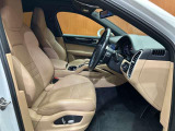 カイエンクーペ  4WD 本革シート