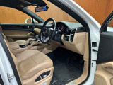 カイエンクーペ  4WD 本革シート