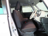 見通しのよいすっきりとした視界で、誰でも運転しやすいです。運転のしやすさは疲れにくさにも繋がりますよ♪