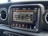セーフティードライブアシストの設定はUコネクトより行えます。