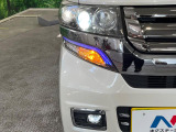 【LEDヘッドライト】悪天候や夜間走行時も良好な視界を確保し安心して運転できる高輝度LEDヘッドライトを装備!点灯速度が早く、消費電力も抑えられています。