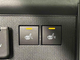 寒い日のドライブを快適にする運転席&助手席シートヒーターが付いてます。アクセサリーソケット(12V/120W)も装備されています。