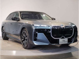 BMWのダイナミック且つエモーショナルなスタイルを印象付けるキャラクターライン(プレスライン)眺めているだけで溜め息の出る美しさです☆