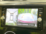 【マルチアラウンドモニター】専用のカメラにより、上から見下ろしたような視点で360度クルマの周囲を確認することができます☆死角部分も確認しやすく、狭い場所での切り返しや駐車もスムーズに行えます。