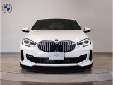 【キドニーグリル】BMWは約90年もの間、ほぼ全ての車両にひと目でBMWだと分かるこの特徴的なフロントグリルが備えられ、デザイン・アイコンとして親しまれてきました。