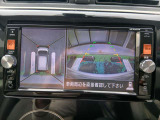 車を真上から画面で確認出来るアラウンドビューモニター♪画面を見ながら車庫入れが非常に楽になります!