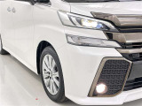 フォグランプ装着車です。暗い夜道の車両前方を明るく照らします