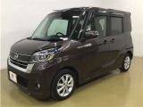 トヨタのプロ整備士が車両の点検を実施