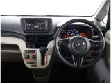 見通しのよいすっきりとした視界で、誰でも運転しやすいです。運転のしやすさは疲れにくさにも繋がりますよ♪