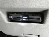 ETC車載機です。高速・有料道路の料金をキャッシュレスでスムーズに通過できます。