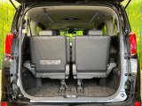 普段のお買い物や通勤、送迎等に十分な荷室スペースを確保しております。セカンドシートを倒すと、大きな荷物の積載も可能です♪