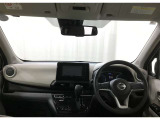 見通しのよいすっきりとした視界で、誰でも運転しやすいです。運転のしやすさは疲れにくさにも繋がりますよ♪
