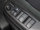 電動格納式ドアミラー・パワーウインドウを装備しています。