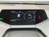 とっても見やすいメーターです。夜間時はラグジュアリーな気分にさせてくれる照明が魅力ですので、夜のドライブも楽しみになりますよ♪