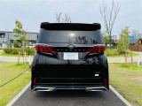 お車の後方画像です。こちらの車両にはモデリスタエアロが装着されております。