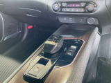 駐車ブレーキは電動式です。オートホールド機能付きで便利ですね