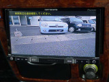 バックカメラ付です。後退時に後方を確認しやすくなっております!!