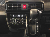 温度を設定すれば、自動で車内の温度管理をしてくれる優れものです♪ATミッションで運転楽々